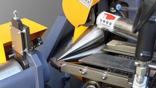 XH-220 Máquina automática para hacer fundas de conos de papel para helados y vasos de agua
