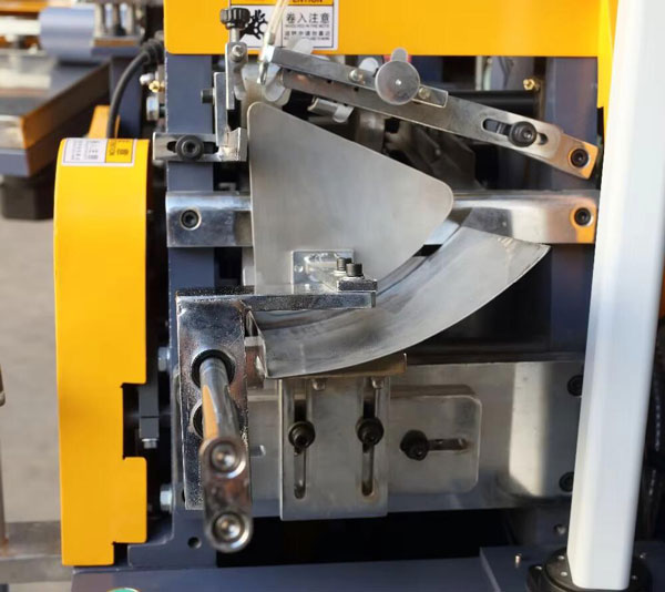 CPC-220 Máquina automática para fabricar fundas de conos de papel para helado de alta calidad